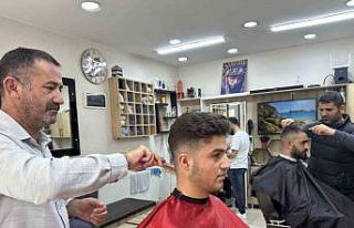 Erzincan’da berberlerde bayram yoğunluğu yaşanıyor