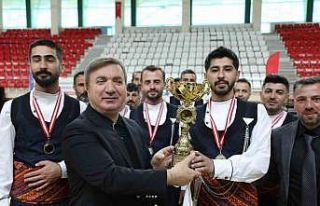 Erzincan’da Halk Oyunları İl Birinciliği müsabakaları...