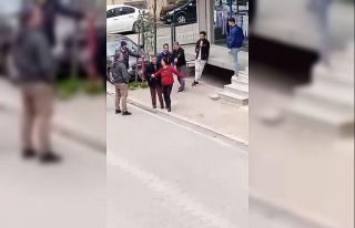 Esenyurt’ta bir kadını takip eden adam mahalleli...