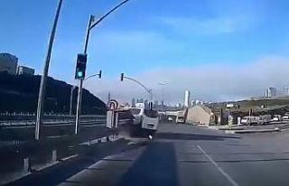 Esenyurt’ta yasak yerden dönüş yapmaya çalışan...