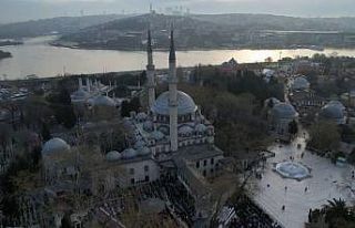 Eyüpsultan Camii’nde bayram namazı havadan görüntülendi