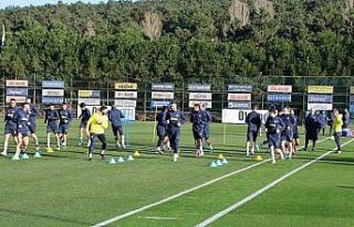 Fenerbahçe, Rangers maçı hazırlıklarını tamamladı