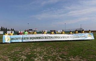 Futbolculardan Başkan Bıyık’a teşekkür pankartı