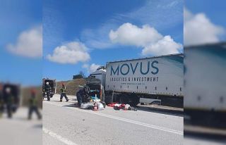 Gediz’de ticari araç ile tır çarpıştı: 1 ölü,...