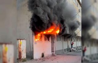 Gelibolu’da alevlere teslim olan ev kullanılamaz...