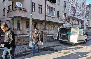 Genç kız annesini defalarca bıçaklayarak öldürdü