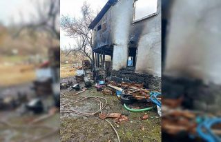 Gönen’de ahşap ev alevlere teslim oldu