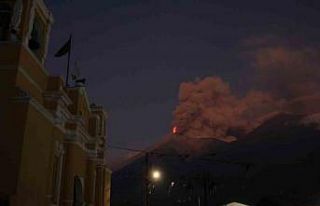 Guatemala’daki Fuego Yanardağı’nda patlama meydana...