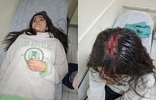 Hakkari’de başına buz kütlesi düşen genç kız...