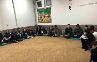 Hamur İlçe Milli Eğitim Müdürü Mehmet Özmüş,...