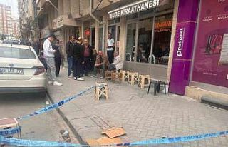 Hasmı için silahına sarıldı, kendini yaraladı