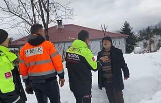 Hopa’da 8 gündür mahsur kalan kalp hastası adam...