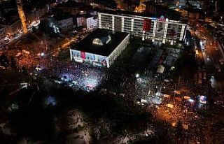 İBB binası önündeki kalabalık havadan görüntülendi