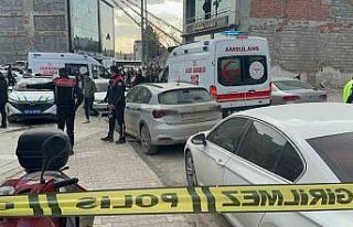 İki grup arasında bıçaklı ve usturalı kavga:...