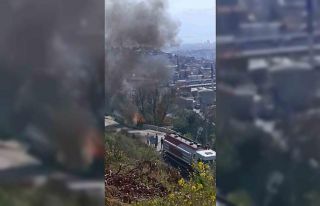 İzmir’de gecekondu alev alev yandı