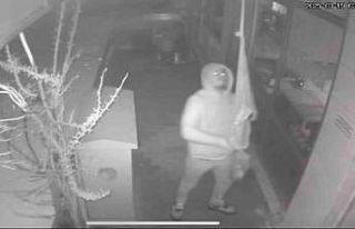 İzmir’de Türk bayrağına çirkin saldırı