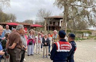 Jandarma ekipleri antik kent ziyaretçilerini bilgilendirdi