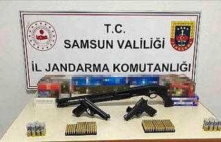Jandarma kaçak silah ve tütün ürünleri ele geçirdi