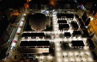 Kadir Gecesi ibadete açılan Meydan Cami doldu taştı