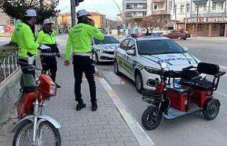 Karaman’da motosikletle üç tekerlekli bisiklet...
