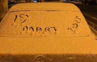 Kars’a Mart ayında lapa lapa kar yağdı