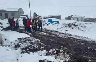 Kars’ta ekipler boynu kırılan yaşlı kadın için...