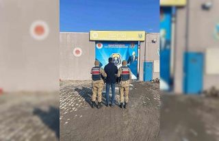 Kars’ta hakkında 3 yıl hapis cezası olan bir...