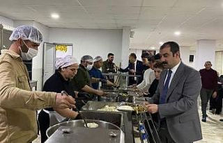 Kaymakam Akköz, öğrencilerle iftar sofrasında...