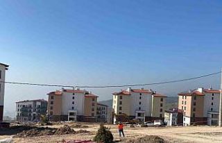 Kepçe operatörü ana doğal gaz hattını patlattı