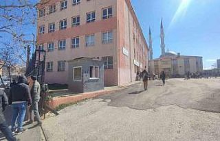 Keşan’da okulun yanındaki trafoda çıkan yangın...