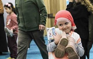 Kızılay Gönüllüleri’nin ayakkabılara bıraktığı...