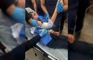 Koluna saplanan demir parmaklıkla hastaneye kaldırıldı