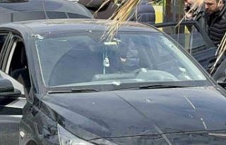 Küçükçekmece’de araca silahlı saldırı: 1...