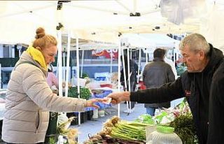 Kuşadası’nda yerel üretici pazarı büyük ilgi...