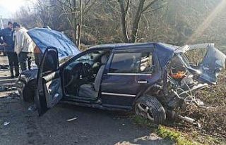 Lastiği patlayan otomobile yangın söndürme tüpü...