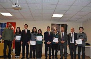 Lise öğrencileri yapay zekaya dikkat çekti