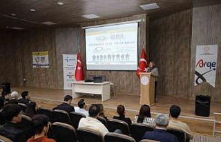 Lise öğrencilerine Kariyer 3.0 Semineri