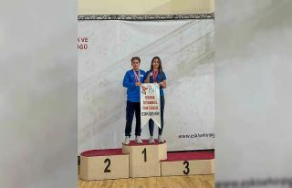 Liseli sporculardan çifte zafer