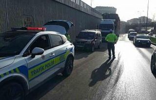 Malatya’da şaftı kırılan tır trafiği kilitledi