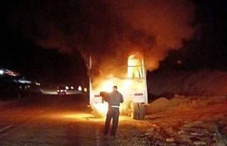 Malatya’nın Darende ilçesinde tır yangını kontrol...