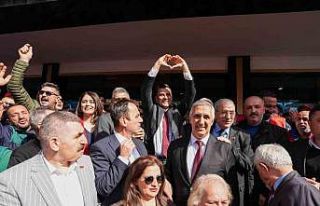 Manisa Büyükşehir’de en düşük maaş 42 bin...