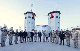 Mardin Valisi üs bölgesinde jandarma ve komandolarla...