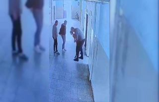 Mardin’de boğazına cisim kaçan öğrenciyi müdür...