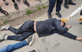 Mardin’de motosiklet yayaya çarptı: 3 yaralı