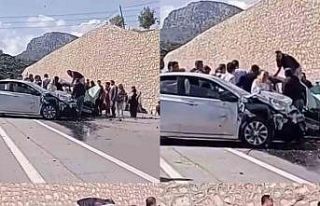 Mersin’de 3 otomobilin karıştığı kazada 1 kişi...