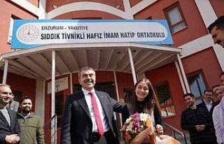 Milli Eğitim Bakanı Tekin’den matematik öğretmenine...