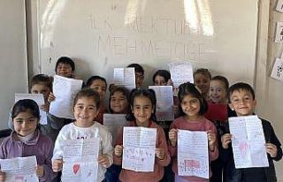 Minik öğrencilerden duygulandıran ziyaret