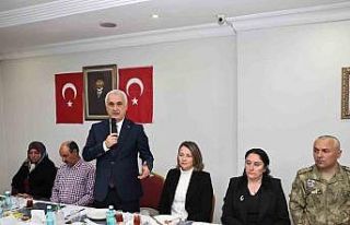 Muş Valisi Çakır, şehit aileleri ve gazilerle...