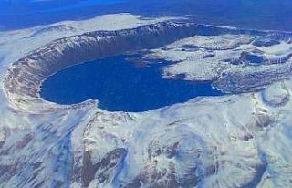 Nemrut Krater Gölü havadan görüntülendi