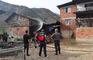 Odunluk yangını büyümeden söndürüldü